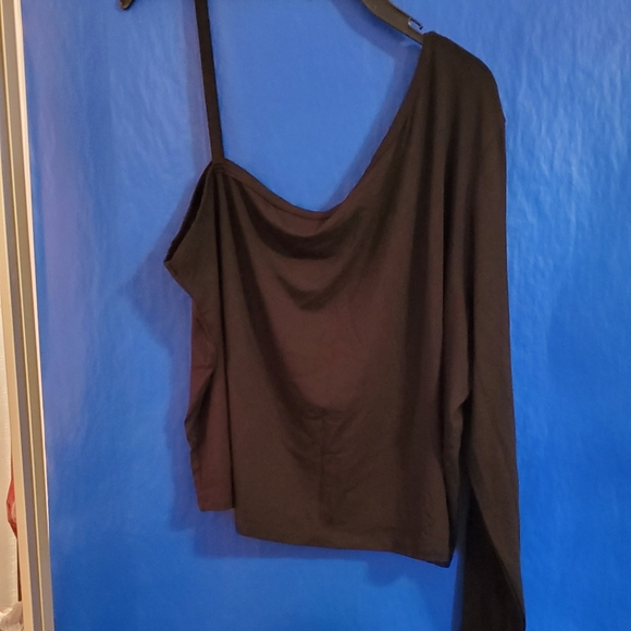 Black One Sleeve/One Strap Top - Picture 2 of 4